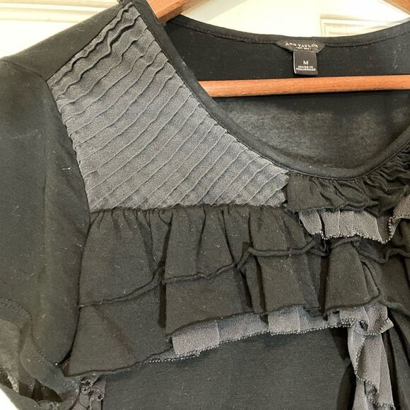 Ann Taylor black/gray ruffle blouse, size medium, excellent condition - Picture 2 of 3